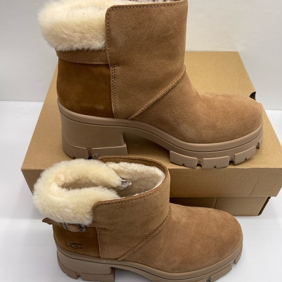 UGG WMNS 
W BROOKLYN BUCKLE PLATFORM HIGH HEELS BOOTS CHESTNUT Tan Shearling - Picture 14 of 16